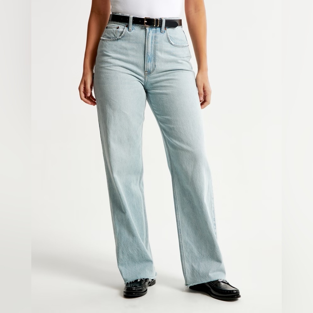 Abercrombie Curve Love High Rise Loose Jean - Picture 2 of 6